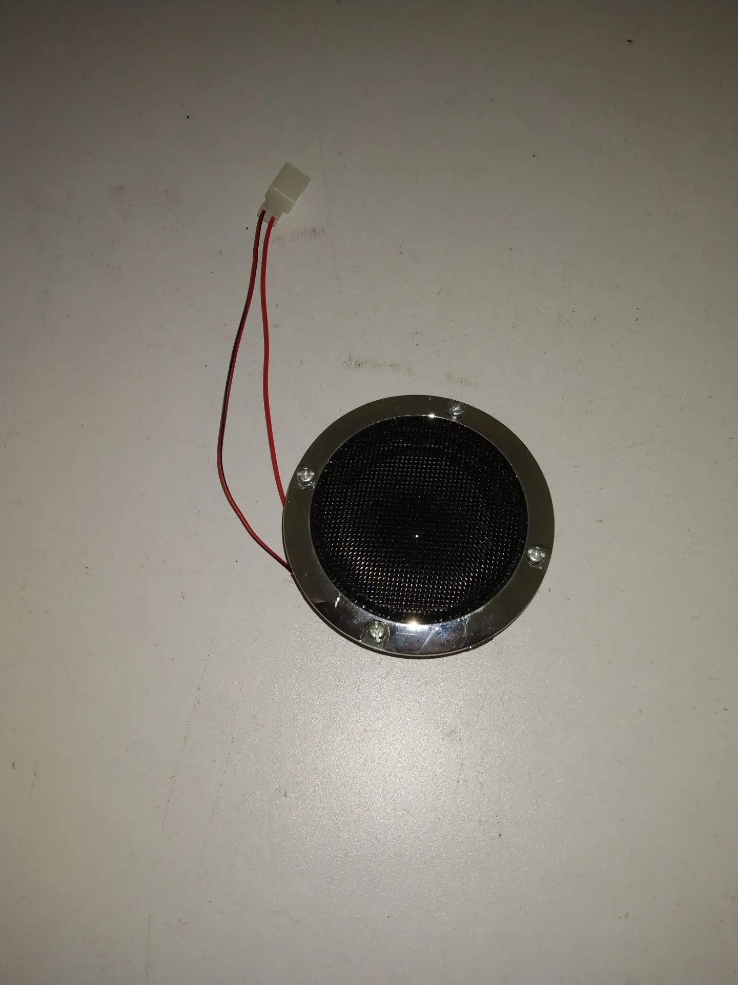 [P00004399] Haut Parleur  GT4